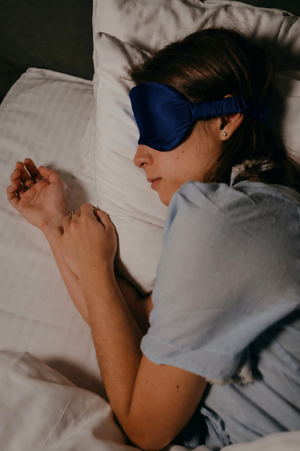Antifaz de Seda para un Sueño Profundo AuraRelieve