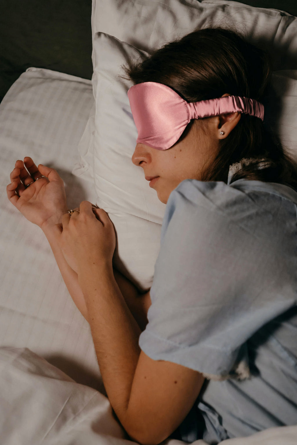 Antifaz de Seda para un Sueño Profundo AuraRelieve